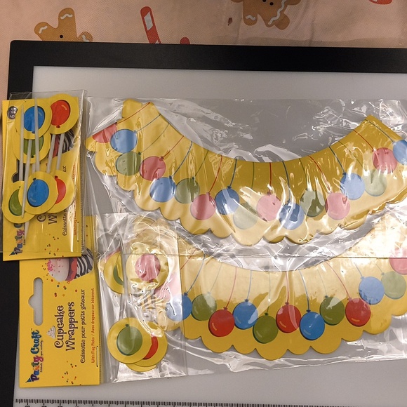 Cupcake Wrappers - Picture 3 of 3